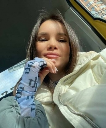 😘 Живу в Москве, где наша встреча будет полна страсти и наслаждения. 💋 У меня широкий спектр услуг, готовых удовлетворить твои самые сокровенные желания. 🌟 От классического секса до ролевых игр - мы сможем попробовать все, что пожелаешь. 💦 У меня есть множество положительных отзывов, которые подтверждают мою профессиональность. 🌹 Ты сможешь увидеть мои фото, чтобы убедиться в моей красоте и сексуальности. 📸 Не упусти возможность окунуться в мир наслаждения со мной! Пиши, и наши встречи будут незабываемыми. 🔥💫 Регина